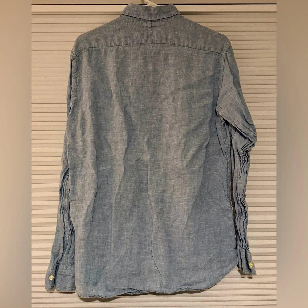 Banana Republic Light Blue Casual Button Down Shirt